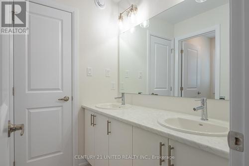 325 Mullighan Gardens, Peterborough (Northcrest), ON - Indoor Photo Showing Bathroom