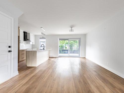 Overall view - 5285  - 1 Boul. Westley, Longueuil (Saint-Hubert), QC - Indoor Photo Showing Kitchen