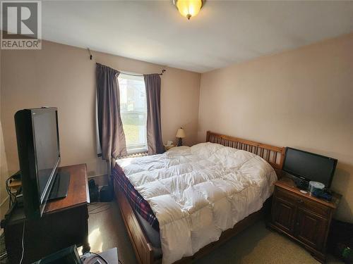 147 Empire Avenue, St. John'S, NL - Indoor Photo Showing Bedroom