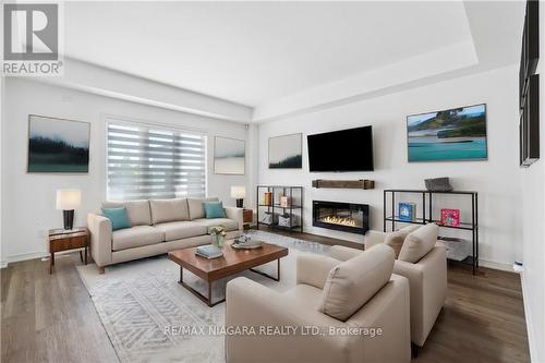 106 Spruce Crescent, Welland, ON - Indoor Photo Showing Living Room With Fireplace