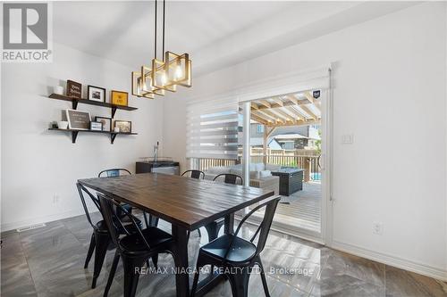 106 Spruce Crescent, Welland, ON - Indoor Photo Showing Dining Room