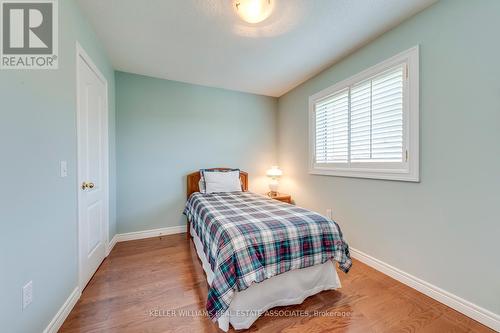 5621 Watersfield Avenue, Mississauga, ON - Indoor Photo Showing Bedroom