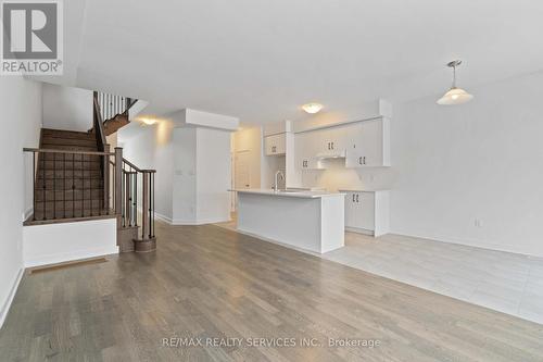 172 Eastbridge Avenue, Welland, ON - Indoor Photo Showing Kitchen