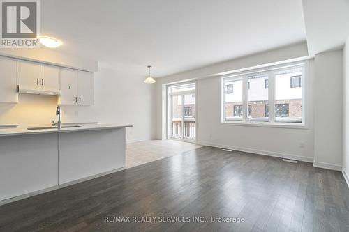 172 Eastbridge Avenue, Welland, ON - Indoor Photo Showing Kitchen With Double Sink