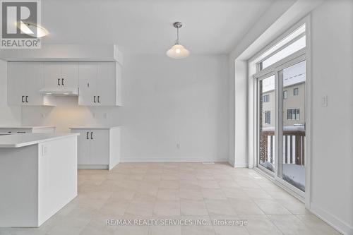 172 Eastbridge Avenue, Welland, ON - Indoor Photo Showing Kitchen