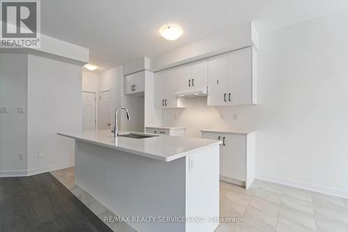 172 Eastbridge Avenue, Welland, ON - Indoor Photo Showing Kitchen