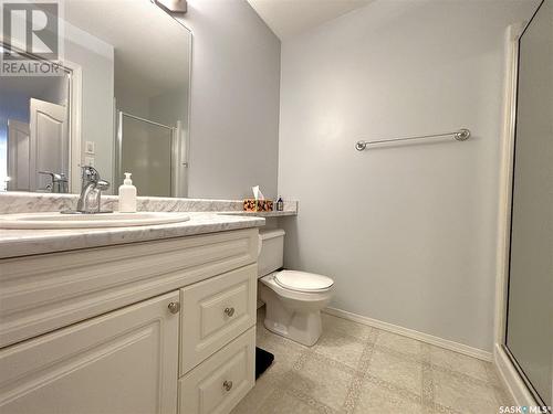 126 16Th Street, Battleford, SK - Indoor Photo Showing Bathroom