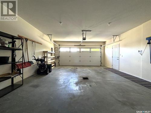 126 16Th Street, Battleford, SK - Indoor Photo Showing Garage