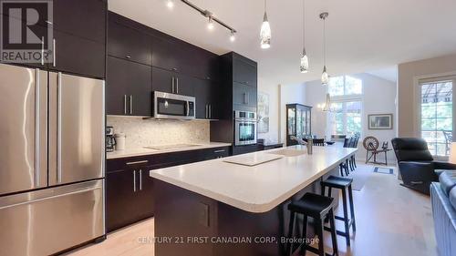 5 Oakwood Links Lane, Lambton Shores (Grand Bend), ON - Indoor Photo Showing Kitchen With Stainless Steel Kitchen With Upgraded Kitchen