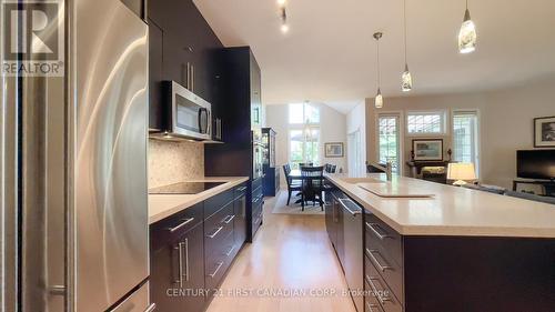 5 Oakwood Links Lane, Lambton Shores (Grand Bend), ON - Indoor Photo Showing Kitchen With Stainless Steel Kitchen With Upgraded Kitchen