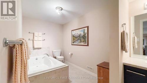 5 Oakwood Links Lane, Lambton Shores (Grand Bend), ON - Indoor Photo Showing Bathroom