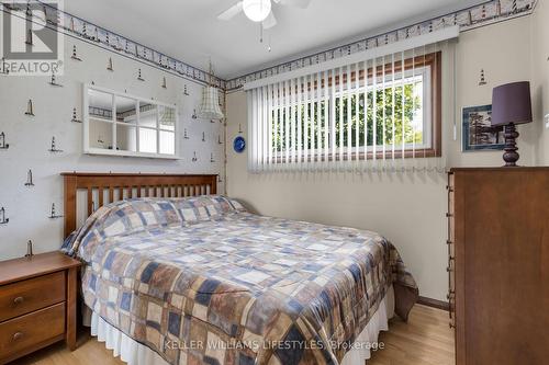 209 Irving Place, London, ON - Indoor Photo Showing Bedroom