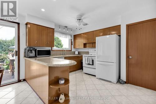 209 Irving Place, London, ON - Indoor Photo Showing Kitchen