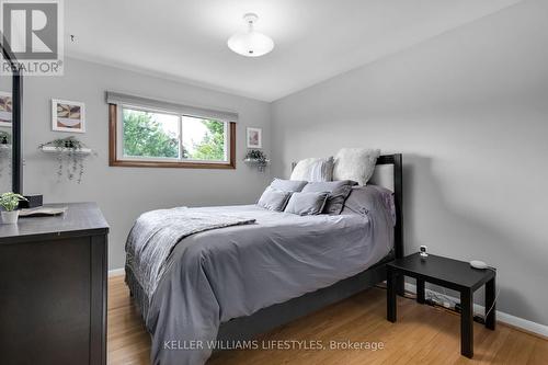 209 Irving Place, London, ON - Indoor Photo Showing Bedroom