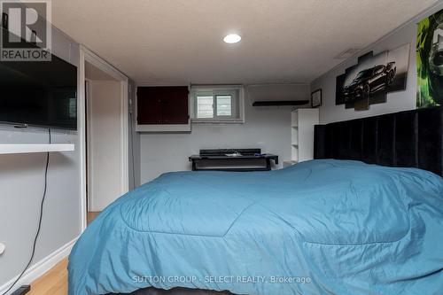 24 Hyla Street, London, ON - Indoor Photo Showing Bedroom