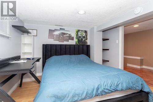 24 Hyla Street, London, ON - Indoor Photo Showing Bedroom