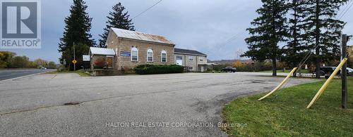 2437 Dundas Street W, Burlington, ON - Outdoor