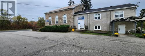 2437 Dundas Street W, Burlington, ON - Outdoor