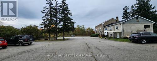 2437 Dundas Street W, Burlington, ON - Outdoor