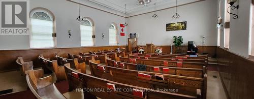 2437 Dundas Street W, Burlington, ON - Indoor Photo Showing Other Room