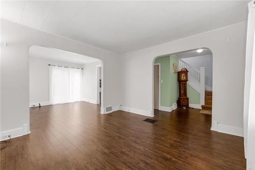 5419 Maple Street, Niagara Falls, ON - Indoor Photo Showing Other Room