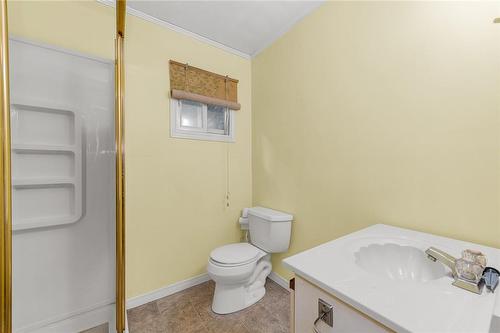 5419 Maple Street, Niagara Falls, ON - Indoor Photo Showing Bathroom