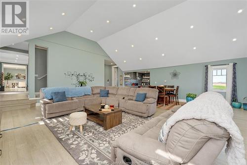 9900 Walker, Amherstburg, ON - Indoor Photo Showing Living Room