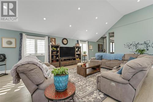 9900 Walker, Amherstburg, ON - Indoor Photo Showing Living Room