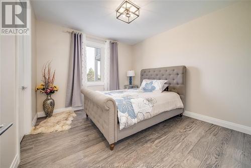 328 Benson Court, Amherstburg, ON - Indoor Photo Showing Bedroom