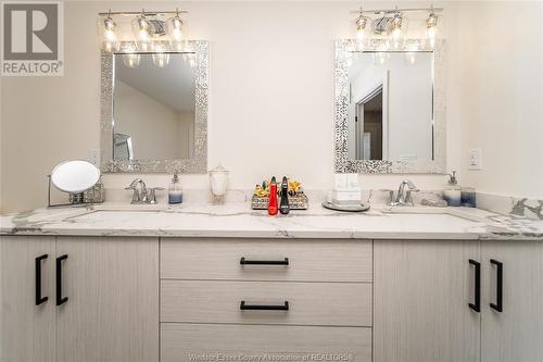 328 Benson Court, Amherstburg, ON - Indoor Photo Showing Bathroom