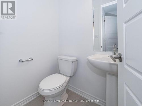 28 Dyer Crescent, Bracebridge, ON - Indoor Photo Showing Bathroom