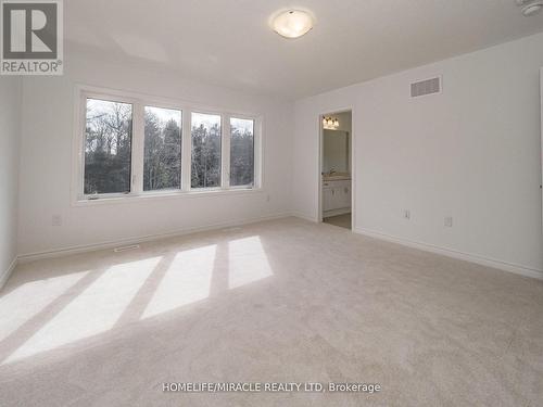 28 Dyer Crescent, Bracebridge, ON - Indoor Photo Showing Other Room