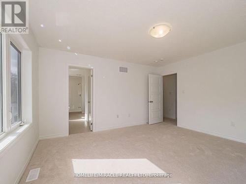 28 Dyer Crescent, Bracebridge, ON - Indoor Photo Showing Other Room