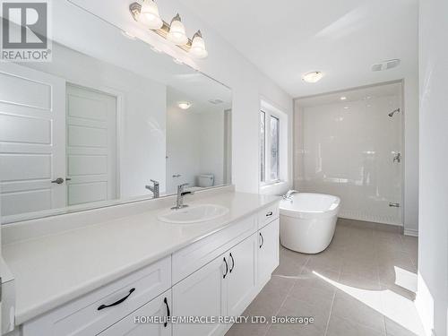 28 Dyer Crescent, Bracebridge, ON - Indoor Photo Showing Bathroom