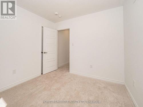 28 Dyer Crescent, Bracebridge, ON - Indoor Photo Showing Other Room