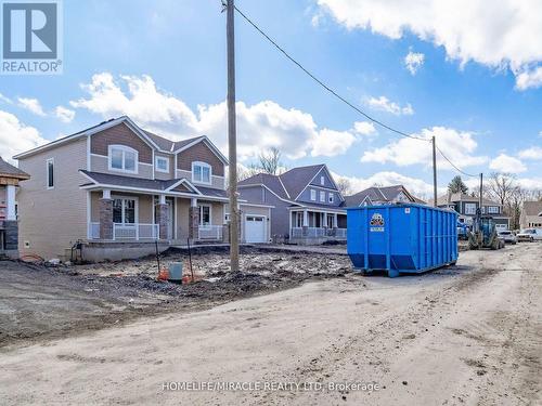 28 Dyer Crescent, Bracebridge, ON - Outdoor With Deck Patio Veranda With Facade