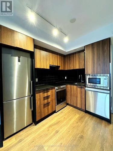 2013 - 501 Yonge Street, Toronto, ON - Indoor Photo Showing Kitchen