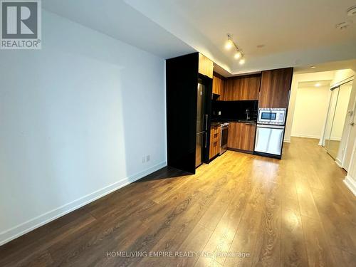 2013 - 501 Yonge Street, Toronto, ON - Indoor Photo Showing Kitchen