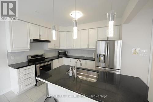 14 Begonia Street, Markham, ON - Indoor Photo Showing Kitchen With Stainless Steel Kitchen With Double Sink With Upgraded Kitchen