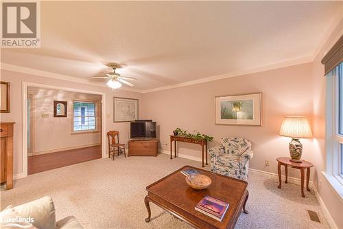 1923 Marchmont Road, Severn, ON - Indoor Photo Showing Living Room