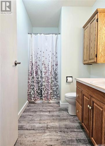 519 Palliser Drive, Swift Current, SK - Indoor Photo Showing Bathroom