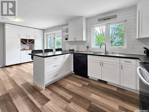 519 Palliser Drive, Swift Current, SK - Indoor Photo Showing Kitchen