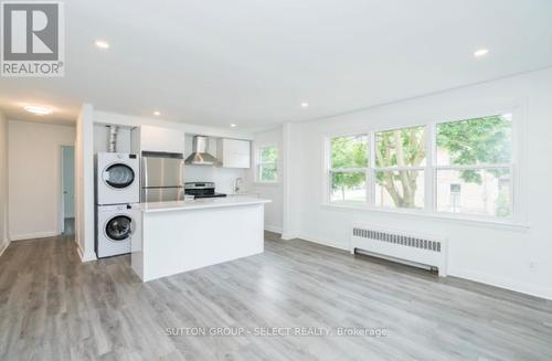 100 Barton Street, London, ON - Indoor Photo Showing Laundry Room