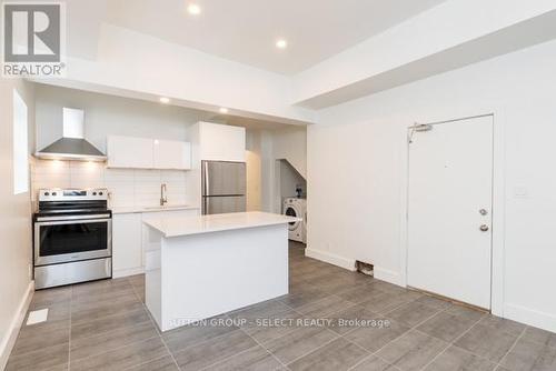 129 John Street, London, ON - Indoor Photo Showing Kitchen