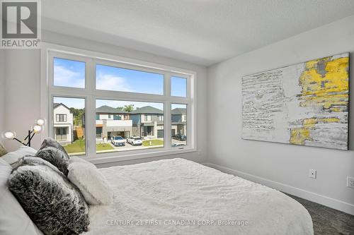 2583 Buroak Drive, London, ON - Indoor Photo Showing Bedroom