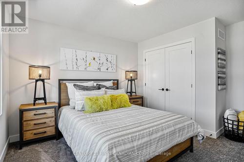 2583 Buroak Drive, London, ON - Indoor Photo Showing Bedroom