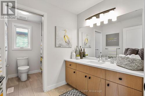 2583 Buroak Drive, London, ON - Indoor Photo Showing Bathroom