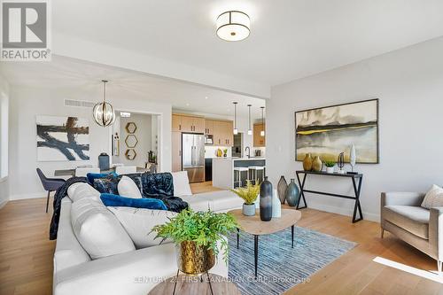 2583 Buroak Drive, London, ON - Indoor Photo Showing Living Room