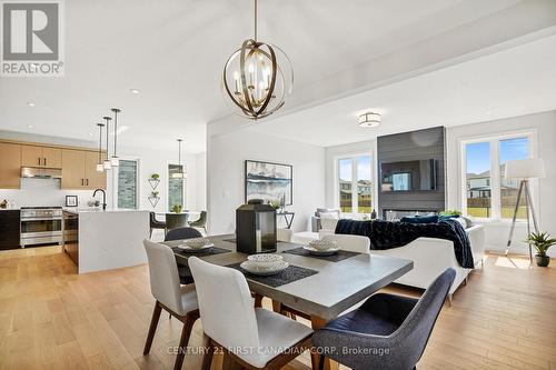 2583 Buroak Drive, London, ON - Indoor Photo Showing Dining Room