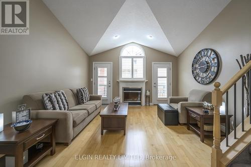 15 Hummingbird Lane, St. Thomas, ON - Indoor Photo Showing Living Room With Fireplace